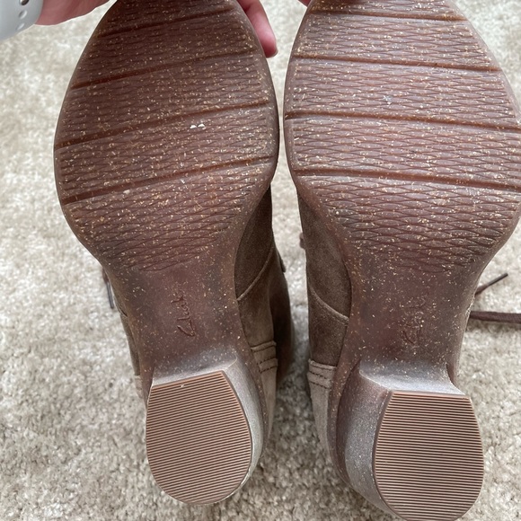 Clark booties - Picture 2 of 2